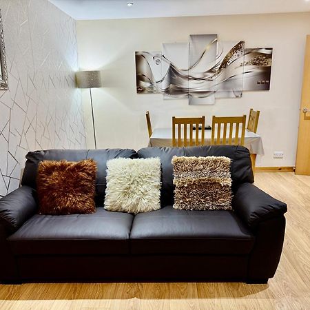 Azim&Suzi's city centre apartment Inverness Exterior foto