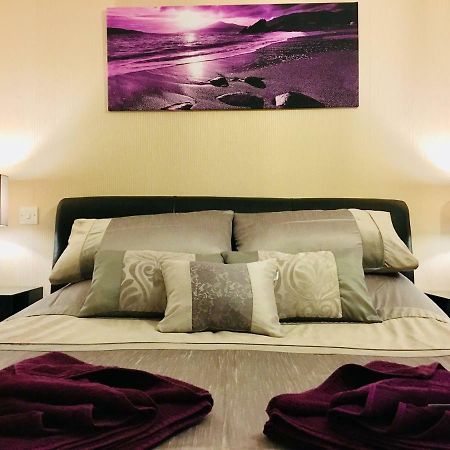 Azim&Suzi's city centre apartment Inverness Exterior foto