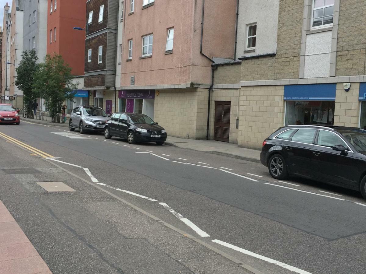 Azim&Suzi's city centre apartment Inverness Exterior foto